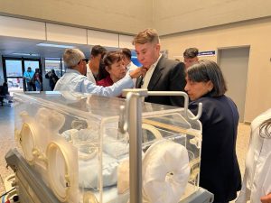 UPTZ entrega incubadora de transporte neonatal en ambulatorio El Lucero de Cabimas