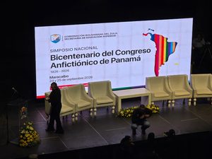 Delegación de la UPTZ asistió al Simposio Bicentenario del Congreso Anfictiónico de Panamá